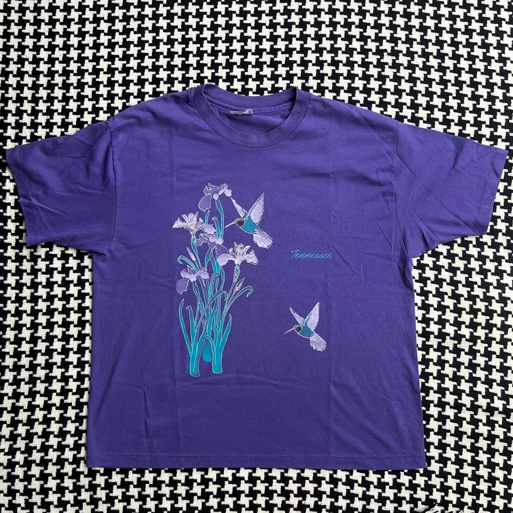 Vintage 90s Tennessee purple graphic logo T-shirt with iris flowers hummingbird
